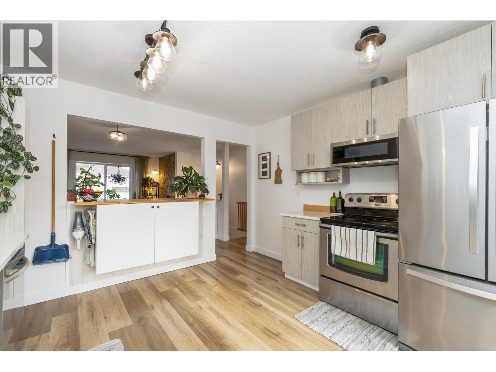 20350 Ospring Street, Maple Ridge, British Columbia  V2X 1K6 - Photo 9 - R3076376