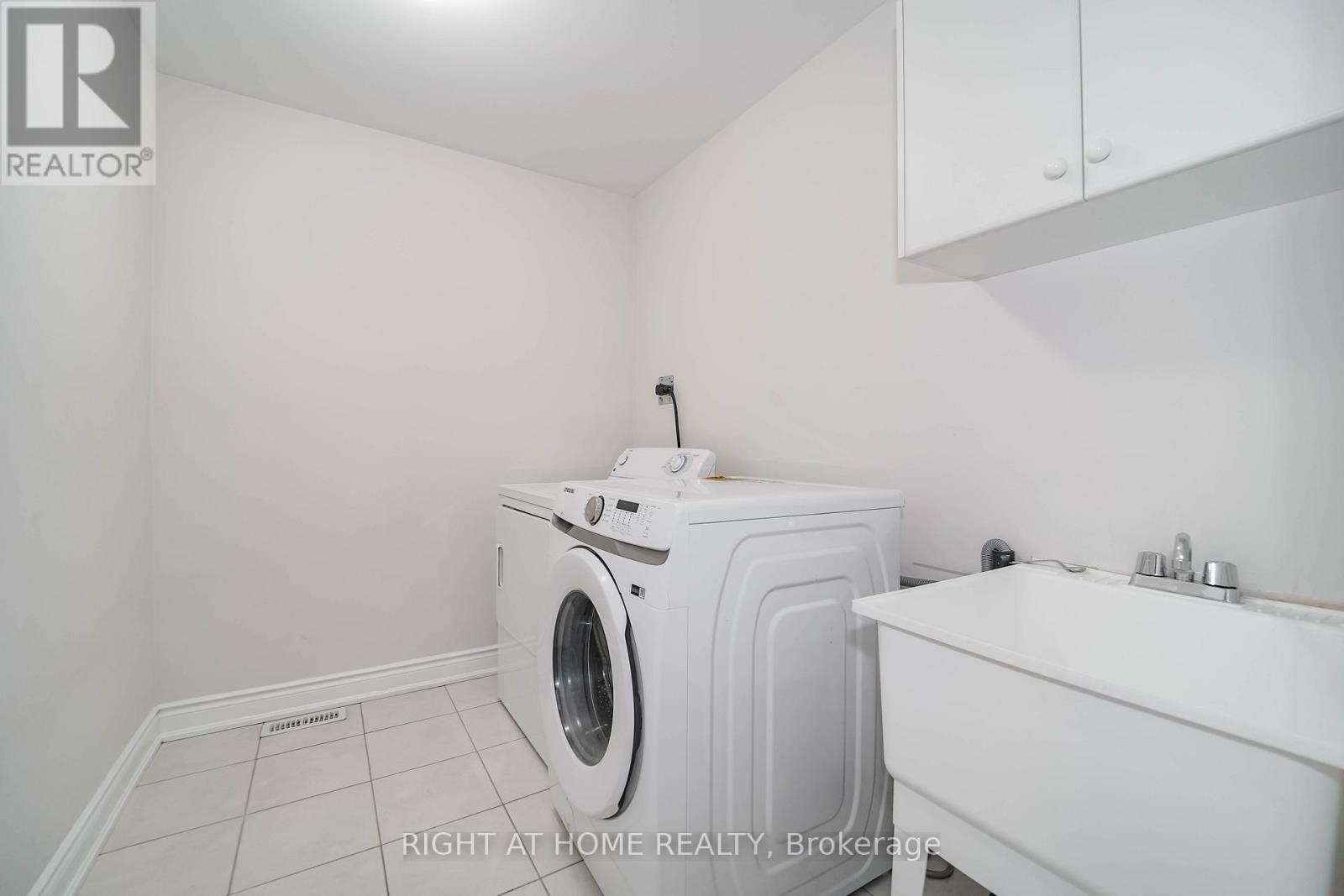 9 Streight Lane, Toronto, Ontario  M9B 0A3 - Photo 32 - W12605358