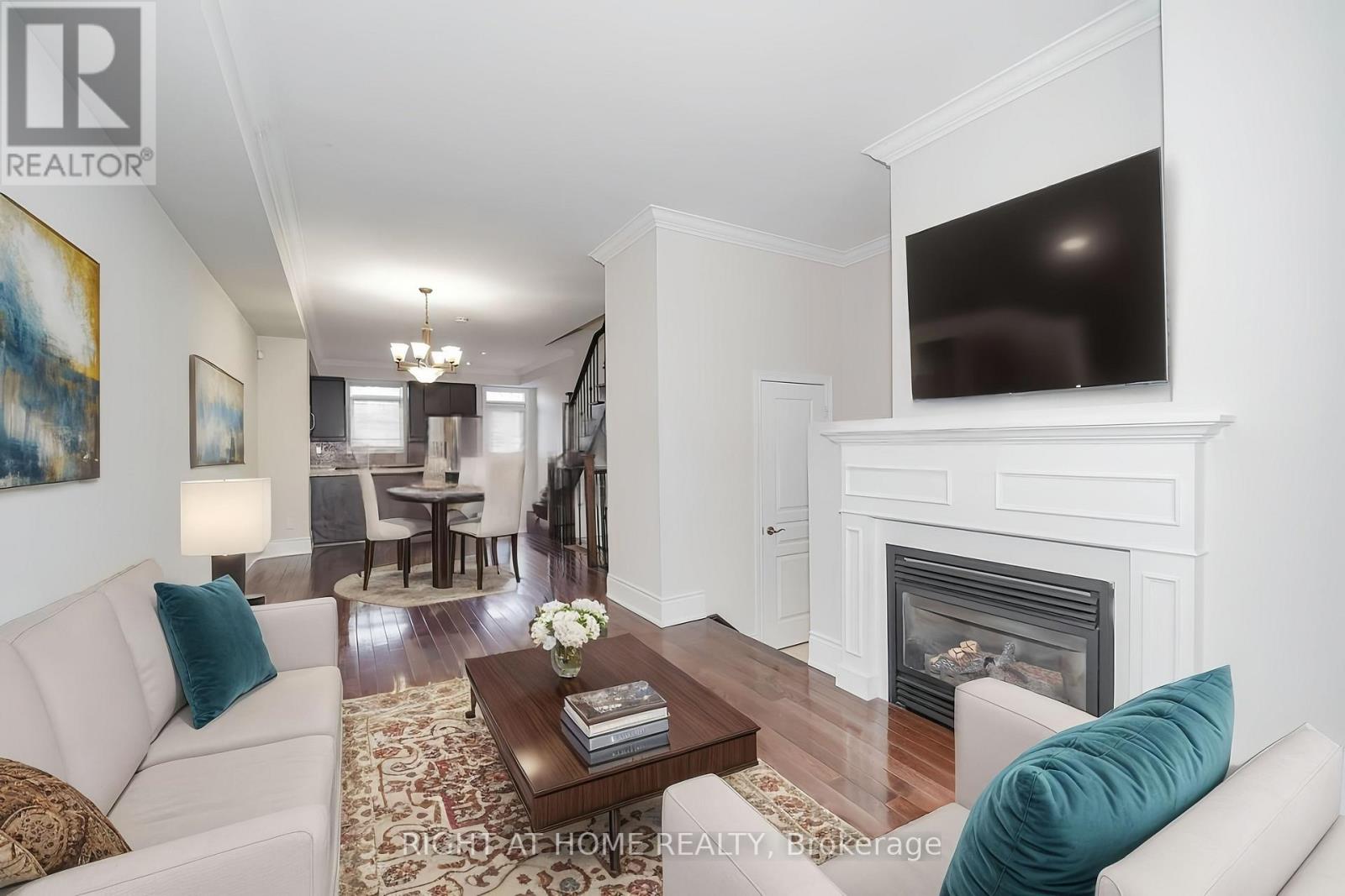 9 Streight Lane, Toronto, Ontario  M9B 0A3 - Photo 7 - W12605358