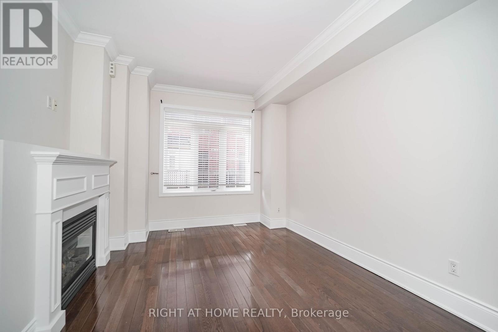 9 Streight Lane, Toronto, Ontario  M9B 0A3 - Photo 9 - W12605358