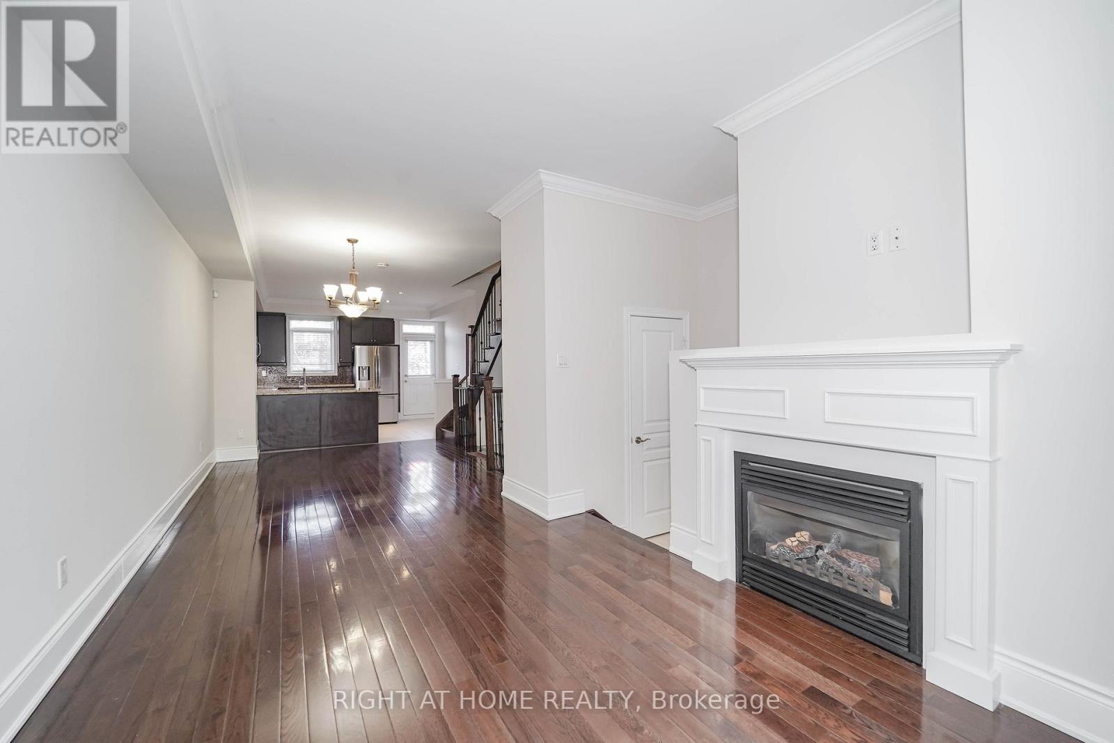 9 Streight Lane, Toronto, Ontario  M9B 0A3 - Photo 6 - W12605358