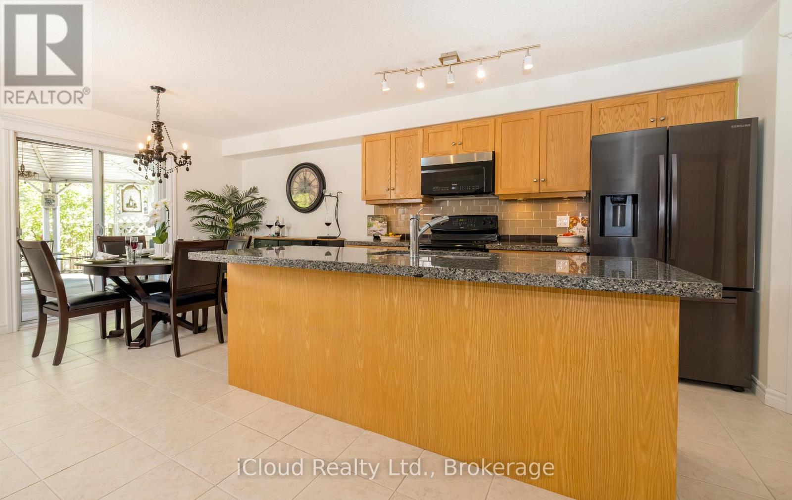 105 Hampson Crescent, Guelph/eramosa, Ontario  N0B 2K0 - Photo 10 - X12401739