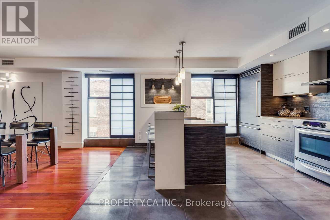 403 - 349 St Clair Avenue W, Toronto, Ontario  M5P 1N3 - Photo 2 - C12668378