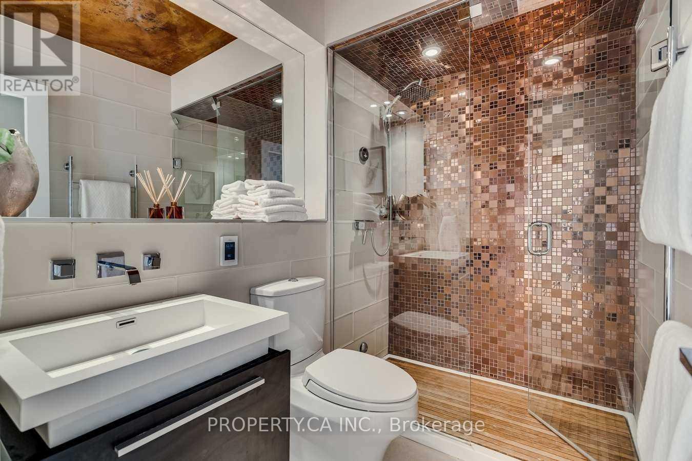 403 - 349 St Clair Avenue W, Toronto, Ontario  M5P 1N3 - Photo 38 - C12668378