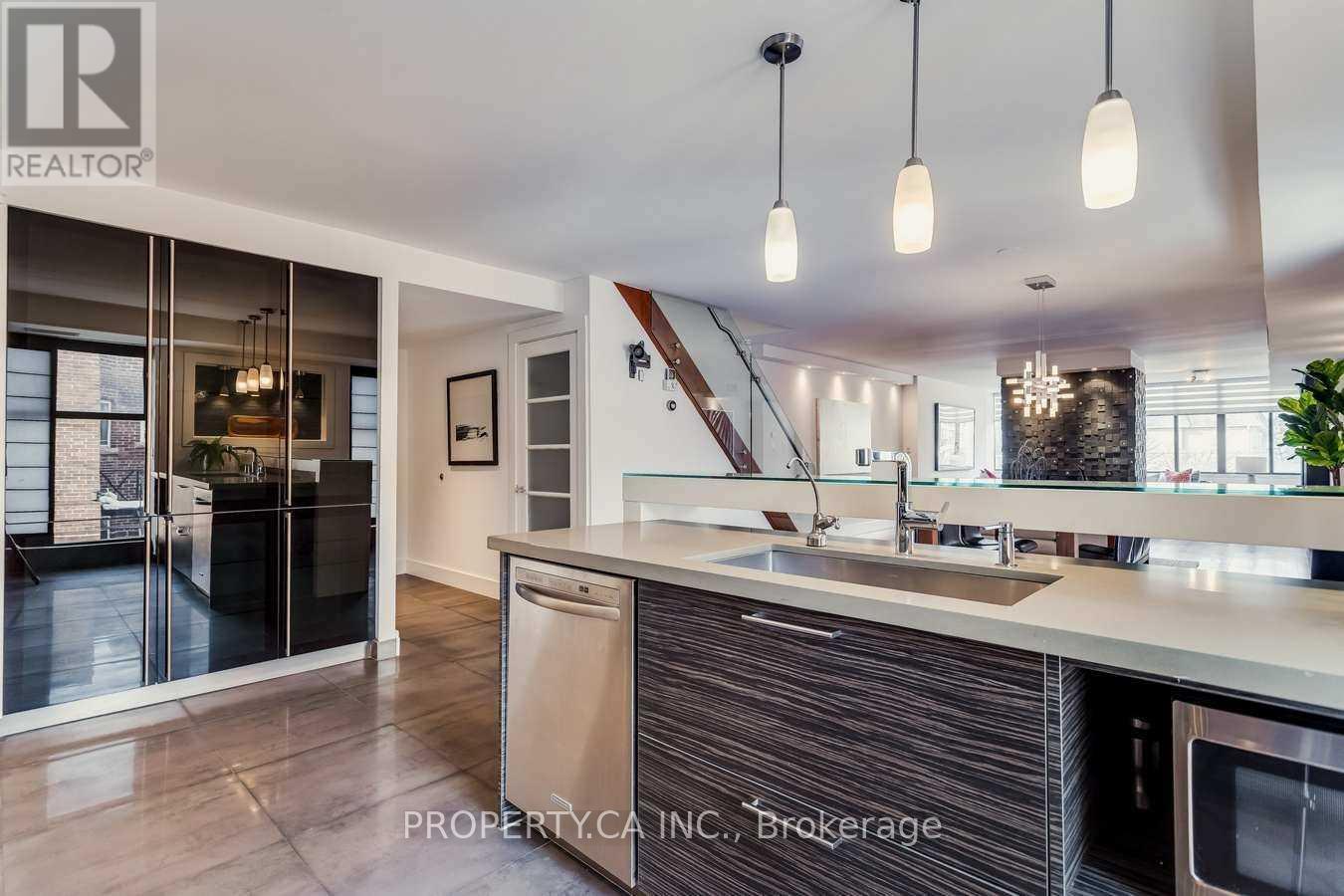 403 - 349 St Clair Avenue W, Toronto, Ontario  M5P 1N3 - Photo 7 - C12668378