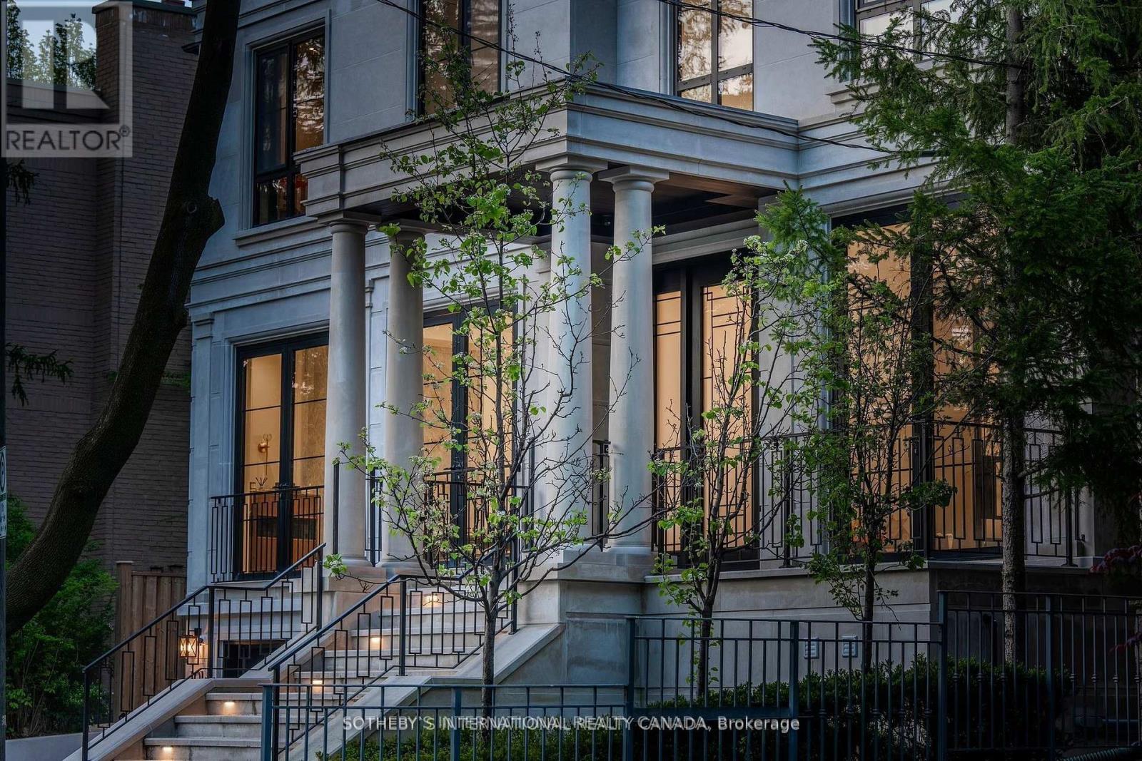 101 DUNLOE ROAD, Toronto, Ontario