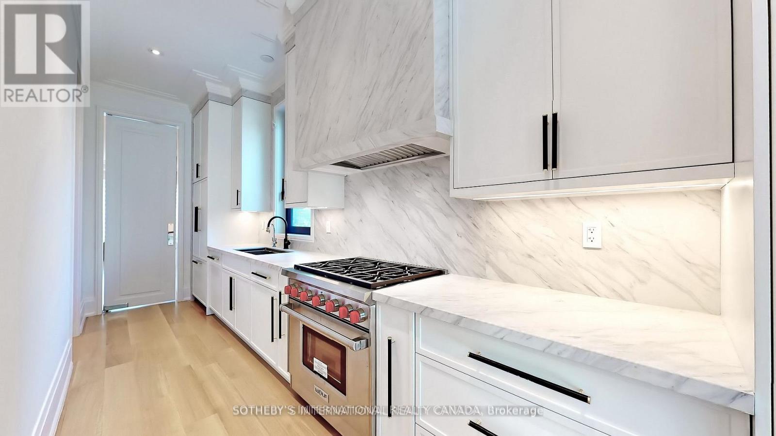 101 Dunloe Road, Toronto, Ontario  M5P 2T7 - Photo 15 - C12668384