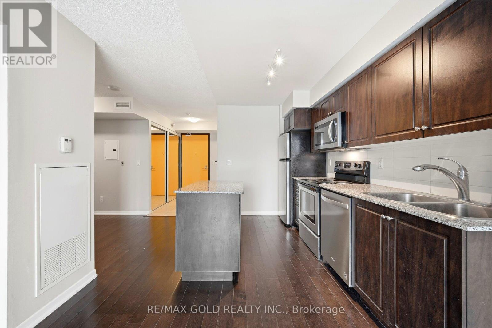 1456 - 209 Fort York Boulevard, Toronto, Ontario  M5V 4A1 - Photo 13 - C12668398