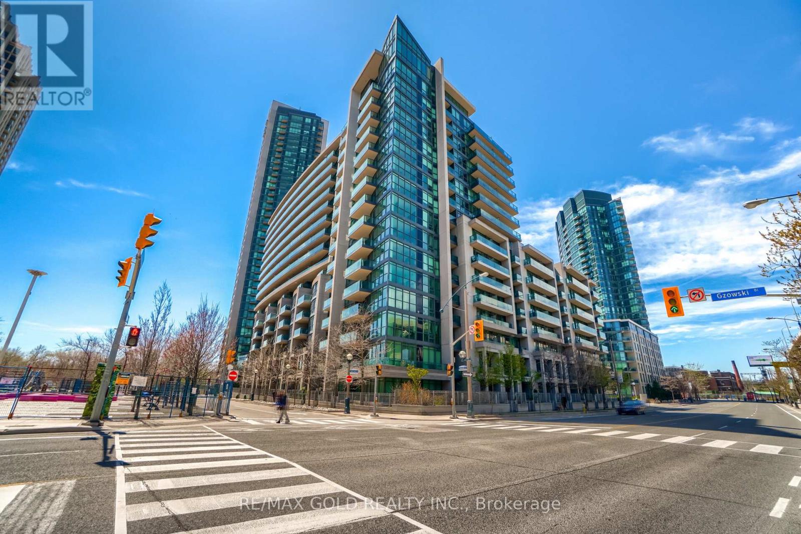 1456 - 209 Fort York Boulevard, Toronto, Ontario  M5V 4A1 - Photo 2 - C12668398
