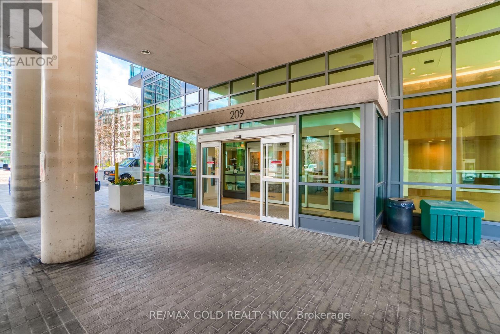 1456 - 209 Fort York Boulevard, Toronto, Ontario  M5V 4A1 - Photo 3 - C12668398