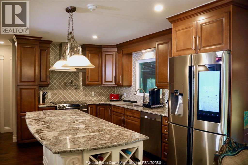 4251 Roseland Drive West, Windsor, Ontario N9G 2A1 - Photo 10 - 26000062