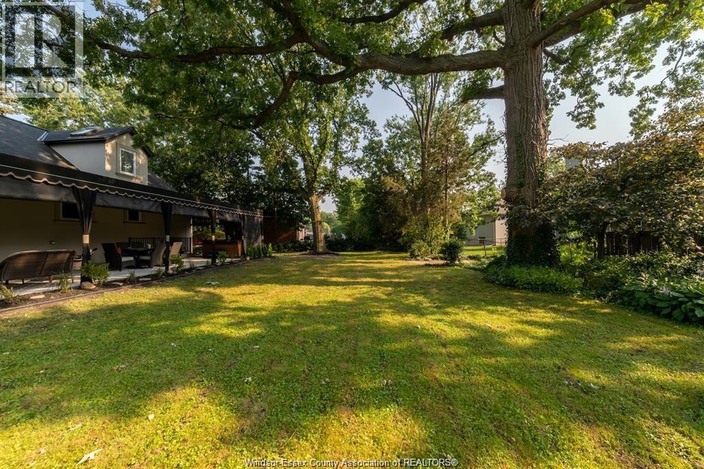 4251 Roseland Drive West, Windsor, Ontario N9G 2A1 - Photo 5 - 26000062