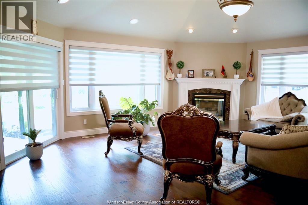 4251 Roseland Drive West, Windsor, Ontario N9G 2A1 - Photo 8 - 26000062