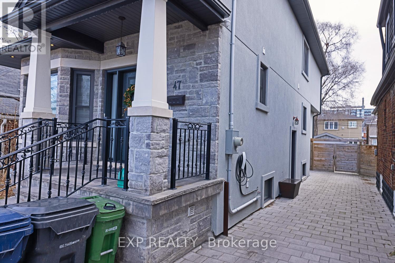 47 O'connor Drive, Toronto, Ontario  M4K 2K3 - Photo 2 - E12668420