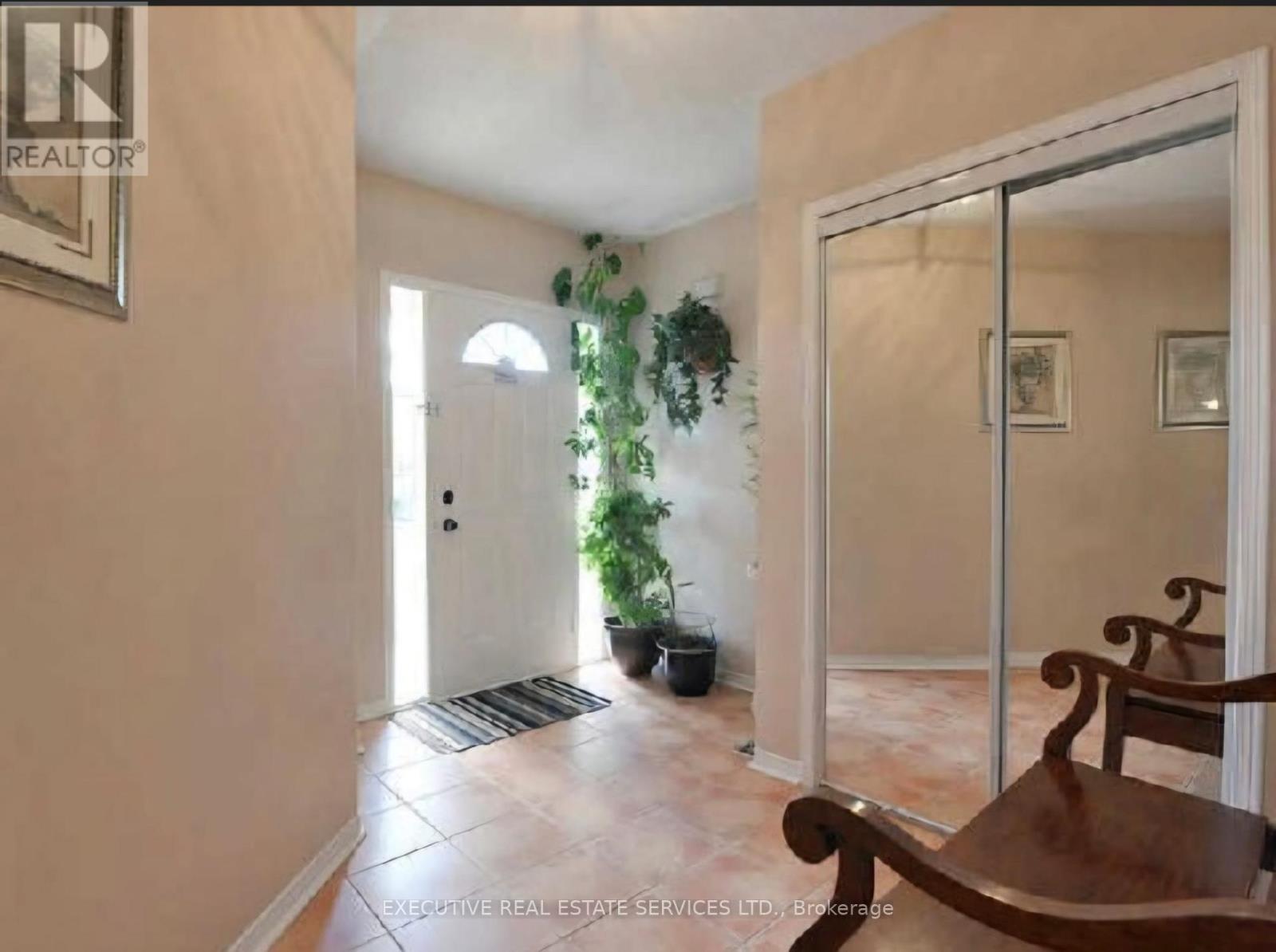 12 Albright Road, Brampton, Ontario  L6X 5C8 - Photo 3 - W12644726