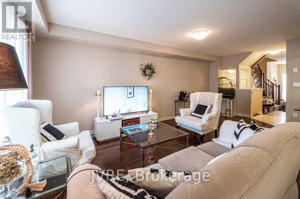 112 Westbank Trail, Hamilton, Ontario  L8J 0H3 - Photo 7 - X12552598