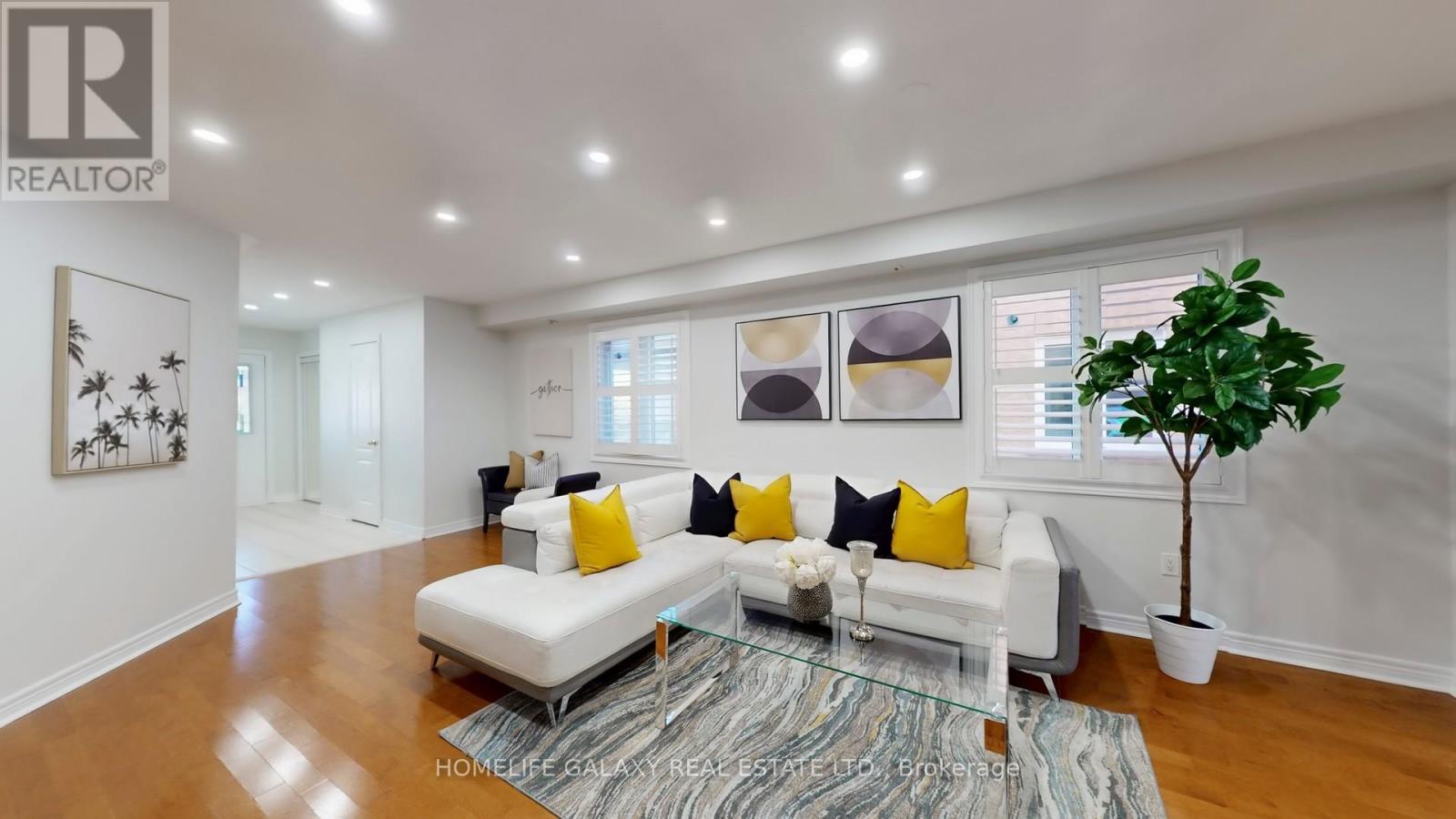 Upper - 302 Redstone Road, Richmond Hill, Ontario  L4S 2V6 - Photo 4 - N12668338