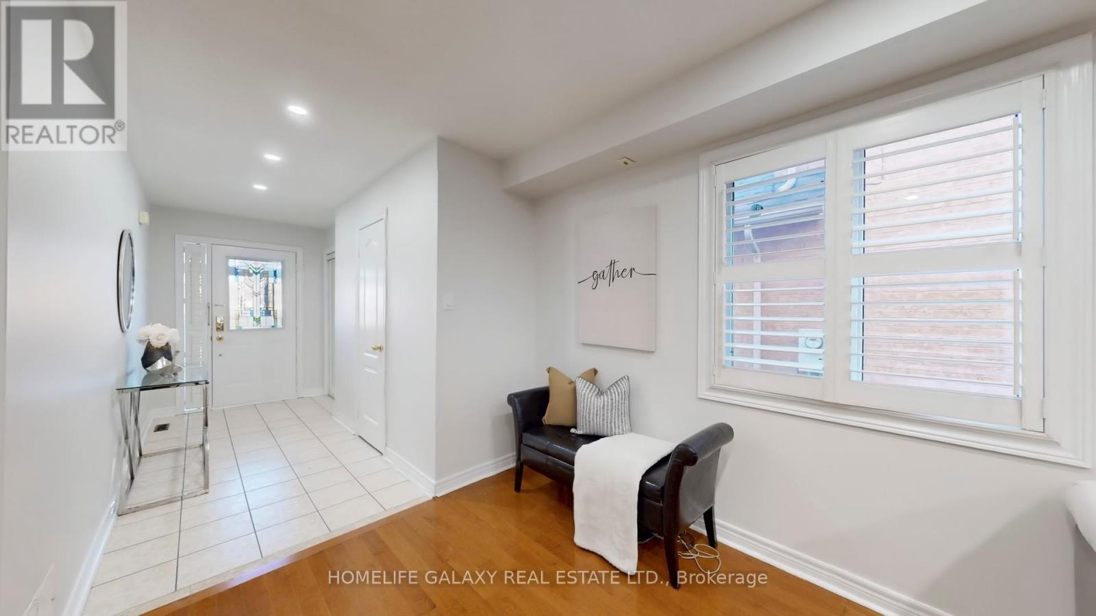 Upper - 302 Redstone Road, Richmond Hill, Ontario  L4S 2V6 - Photo 5 - N12668338