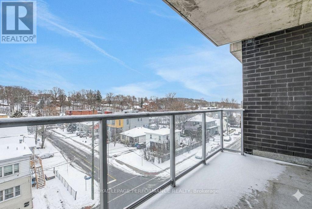 413 - 7 Marquette Avenue, Ottawa, Ontario  K1L 8A7 - Photo 12 - X12403240