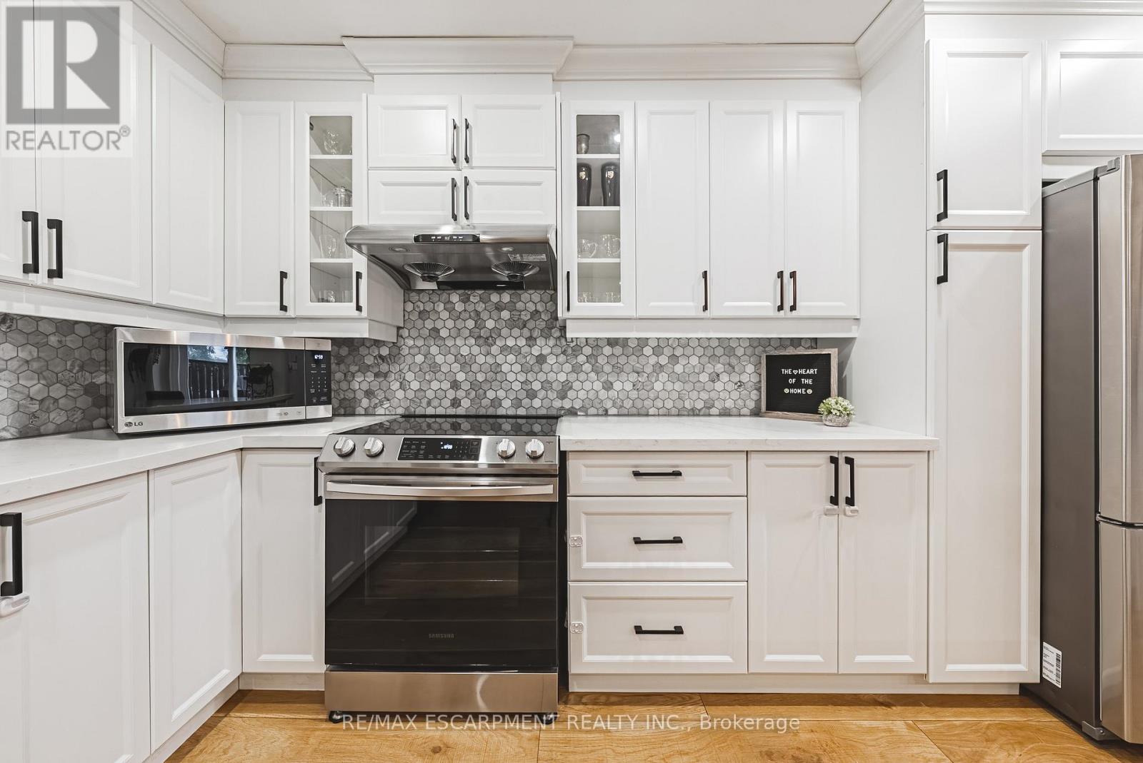 5 - 4201 Longmoor Drive, Burlington, Ontario  L7L 5J9 - Photo 8 - W12668328