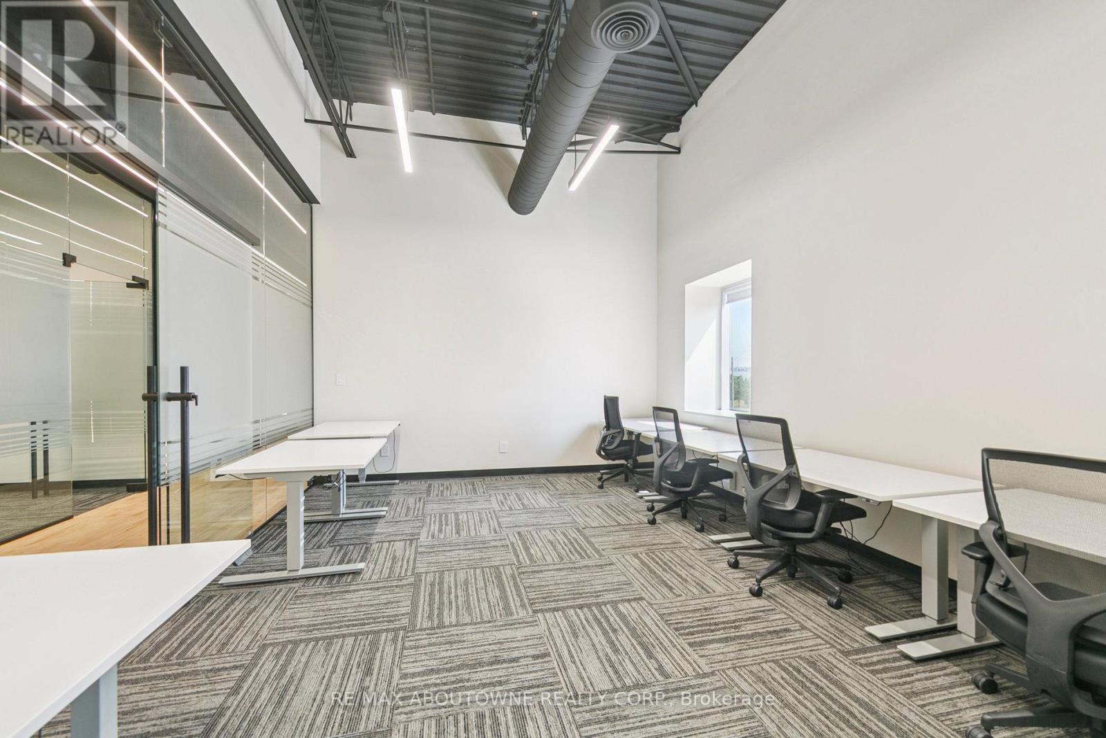 211-A - 320 Matheson Boulevard W, Mississauga, Ontario  L5R 3R1 - Photo 32 - W12668332