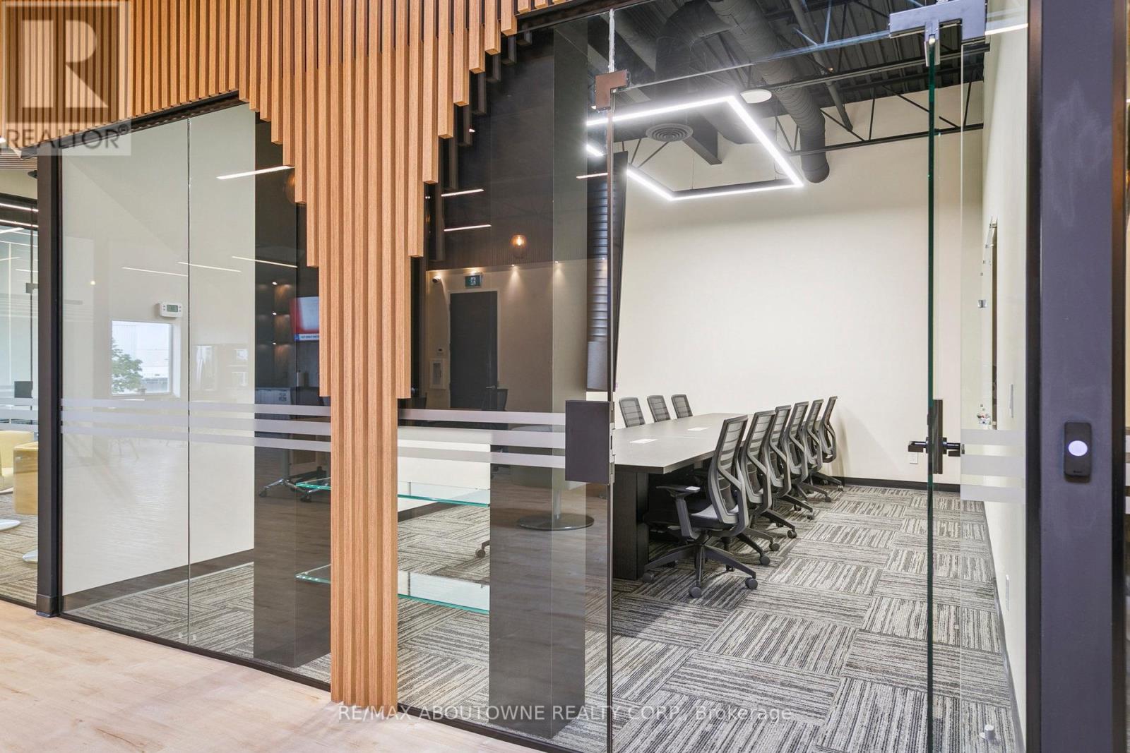 211-A - 320 Matheson Boulevard W, Mississauga, Ontario  L5R 3R1 - Photo 43 - W12668332