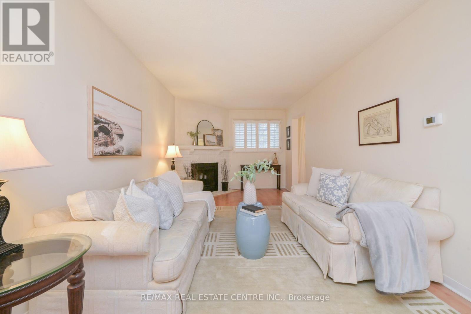 4239 Sawmill Valley Drive, Mississauga, Ontario  L5L 3K9 - Photo 10 - W12668348