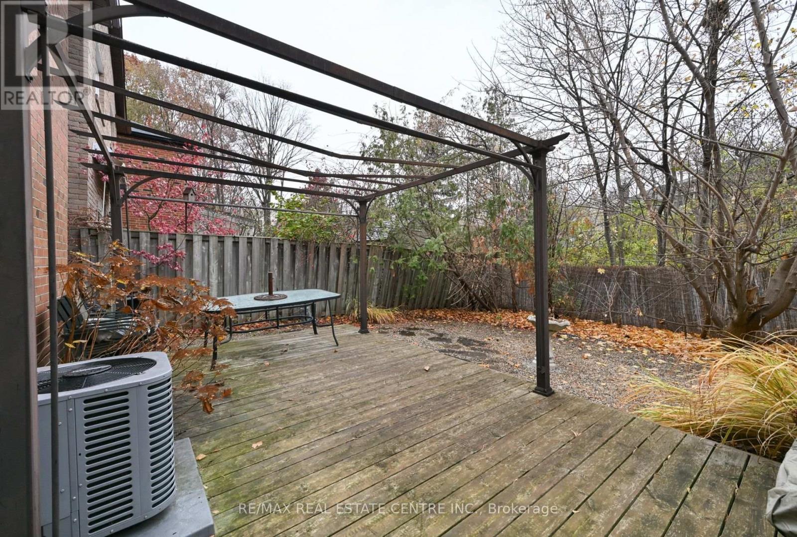 4239 Sawmill Valley Drive, Mississauga, Ontario  L5L 3K9 - Photo 29 - W12668348