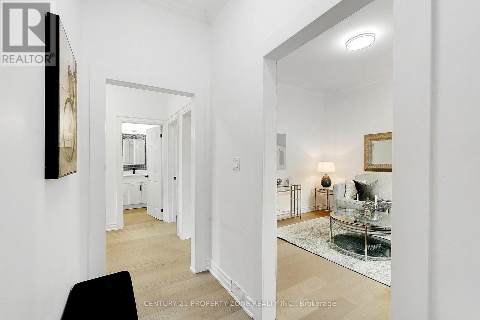 72 Nelson Street, Brampton, Ontario  L6V 1E2 - Photo 2 - W12668358