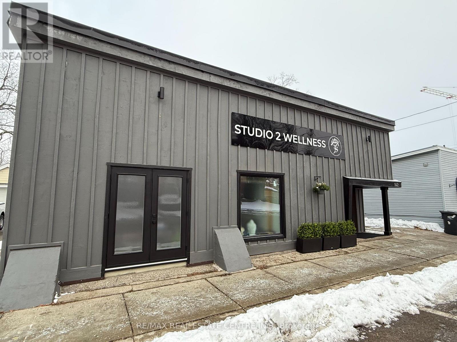 142 Mill Street, Halton Hills, Ontario  L7G 2C1 - Photo 2 - W12668428