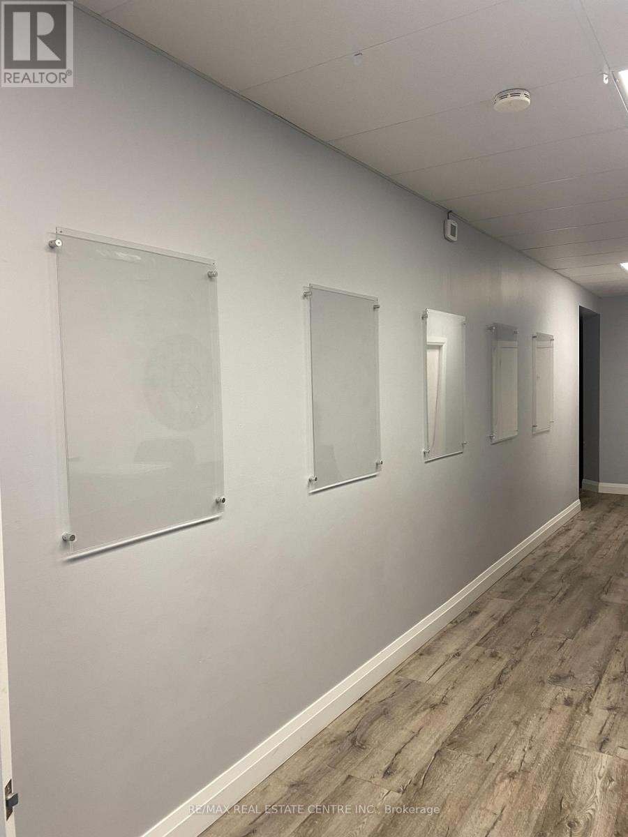 142 Mill Street, Halton Hills, Ontario  L7G 2C1 - Photo 8 - W12668428