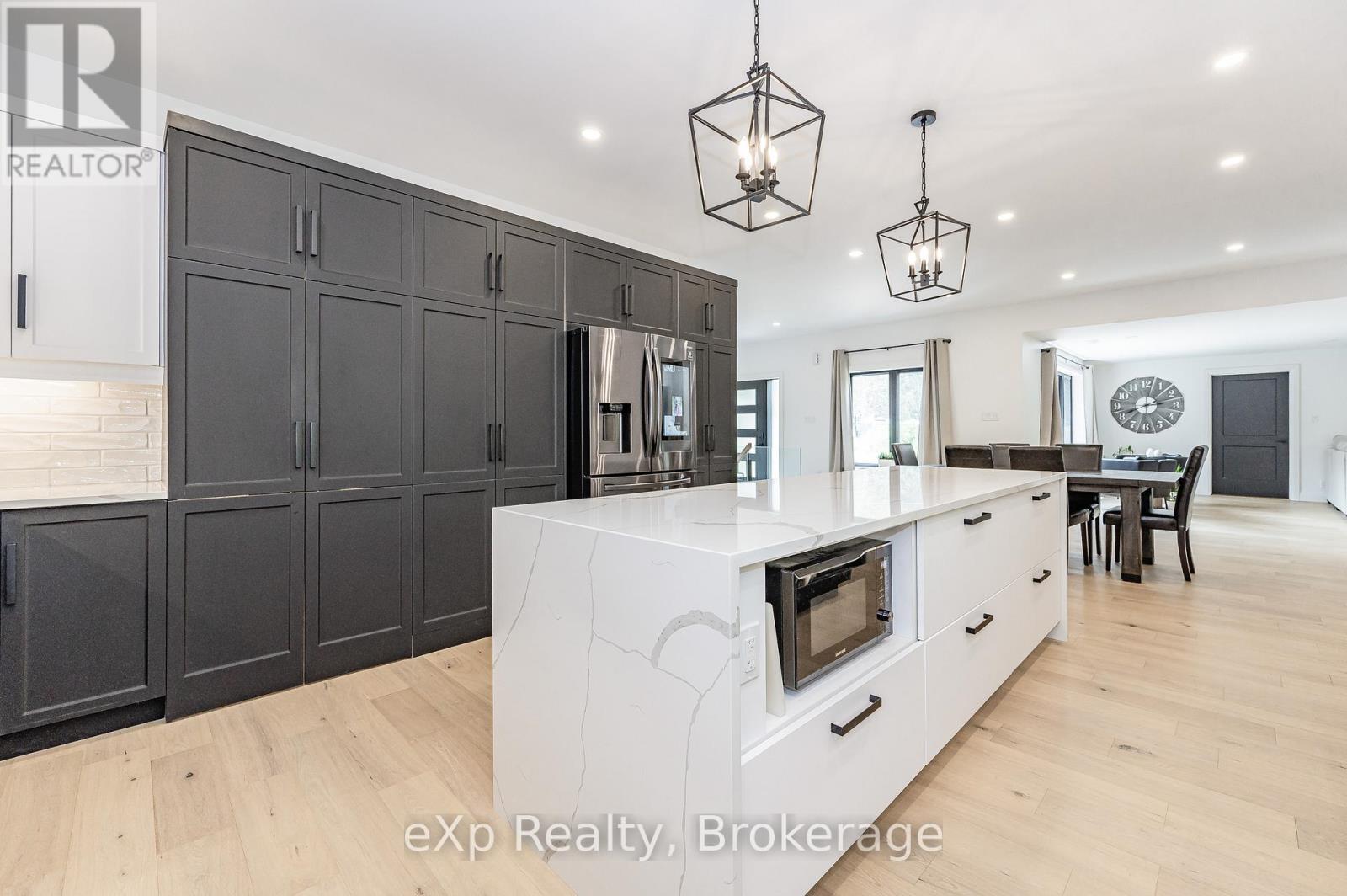 442 South River Road, Centre Wellington, Ontario  N0B 1S0 - Photo 17 - X12533940