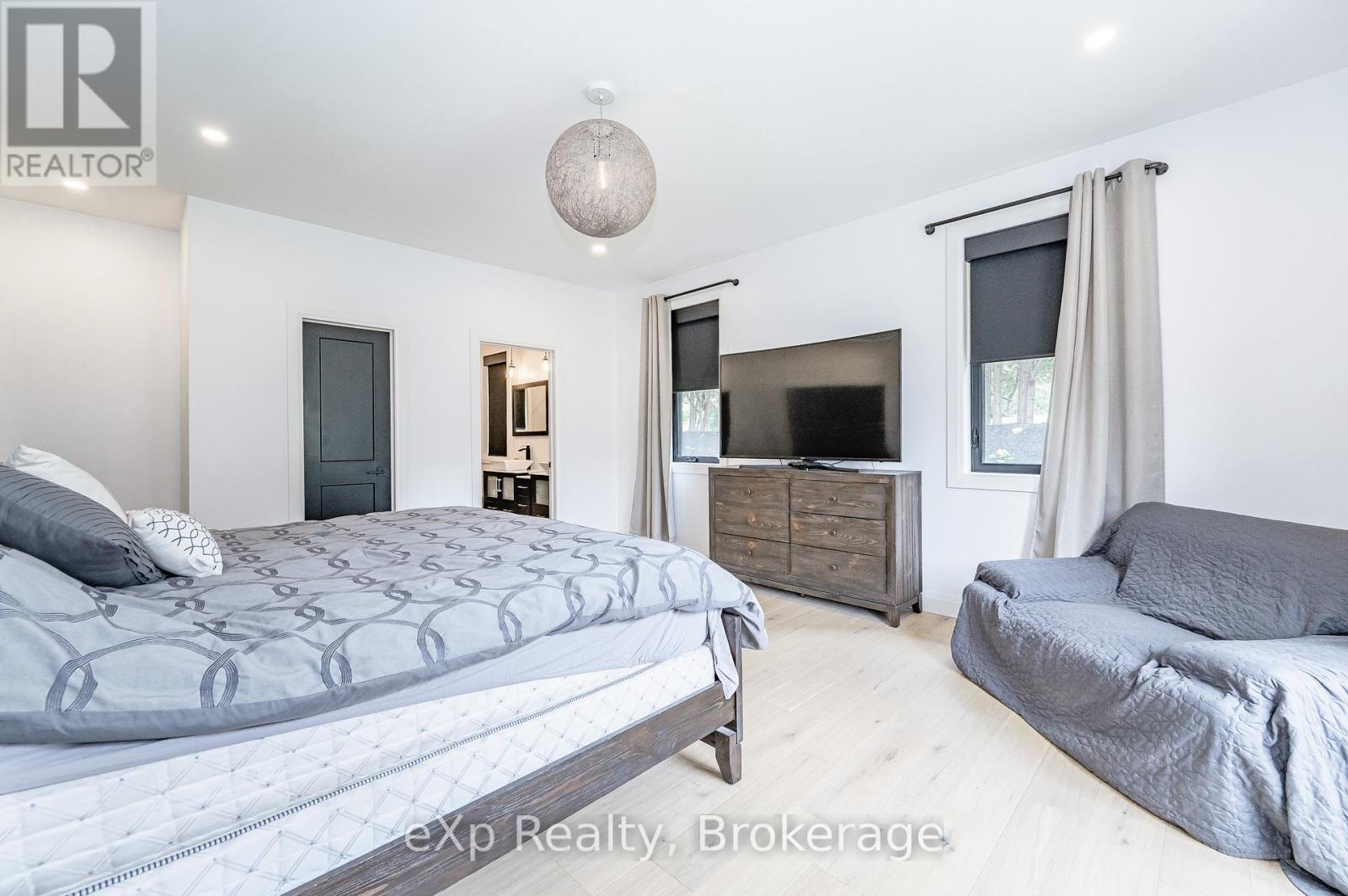 442 South River Road, Centre Wellington, Ontario  N0B 1S0 - Photo 24 - X12533940