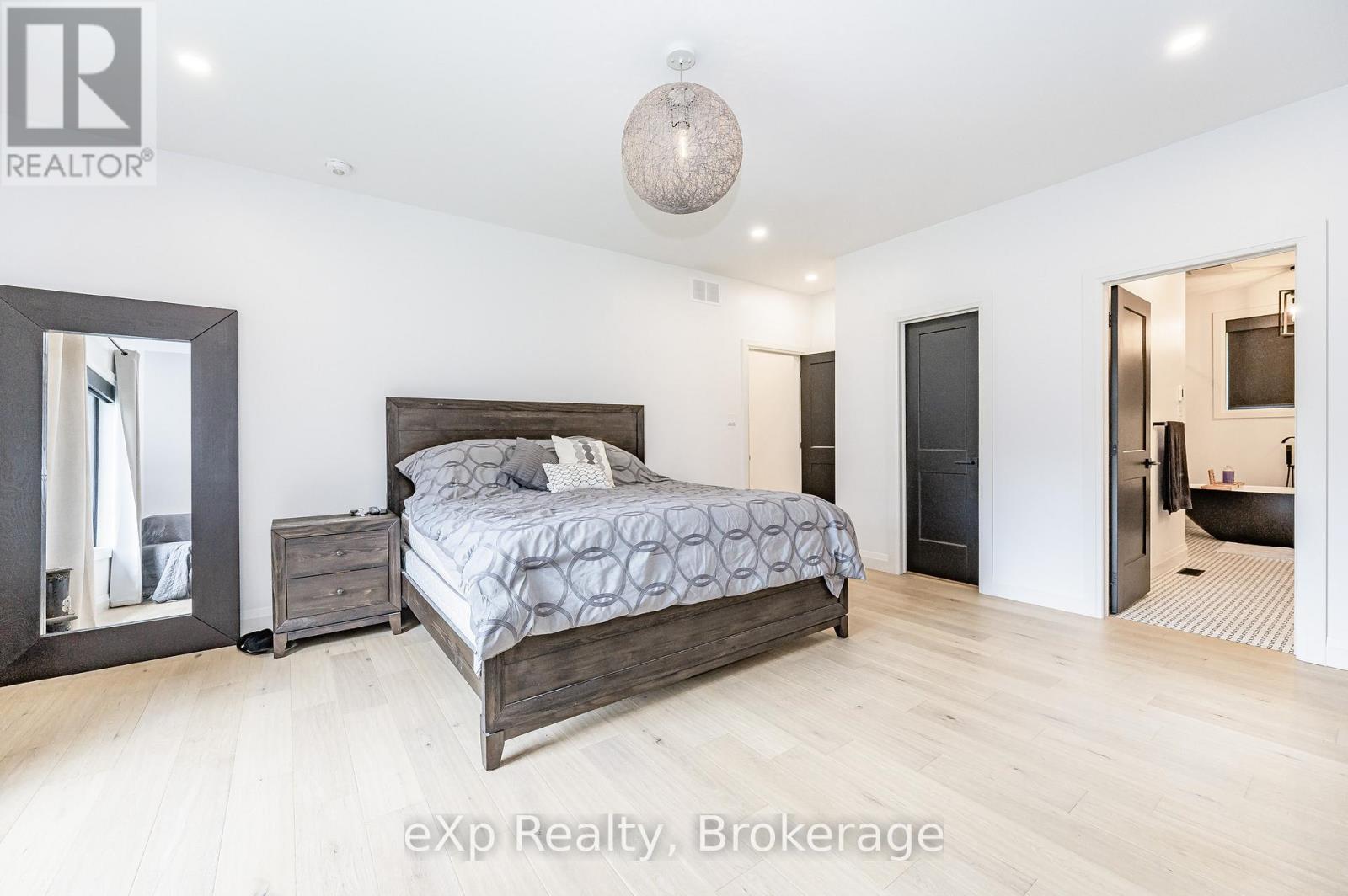 442 South River Road, Centre Wellington, Ontario  N0B 1S0 - Photo 23 - X12533940