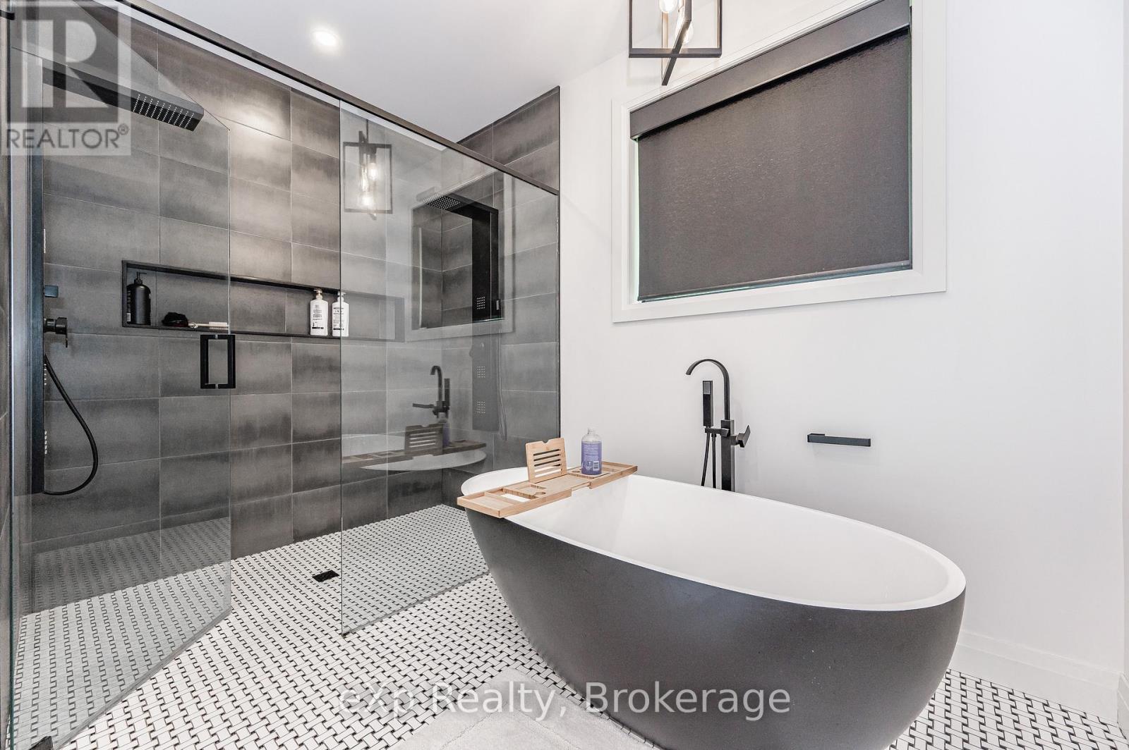 442 South River Road, Centre Wellington, Ontario  N0B 1S0 - Photo 26 - X12533940