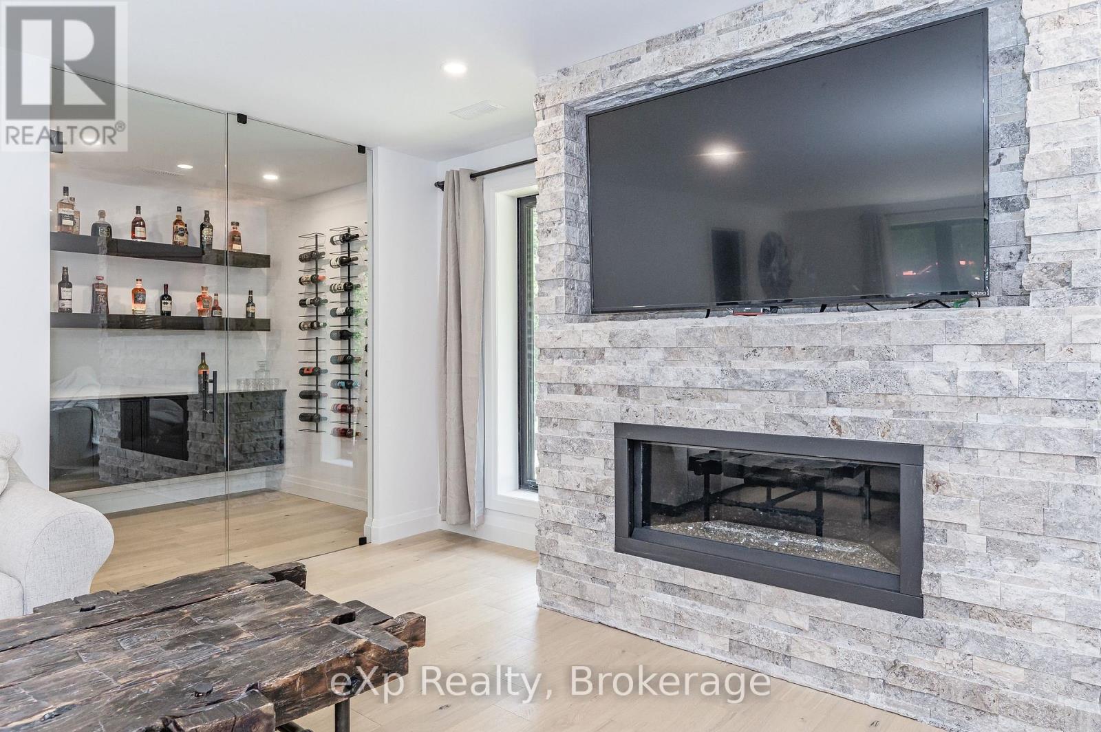 442 South River Road, Centre Wellington, Ontario  N0B 1S0 - Photo 7 - X12533940