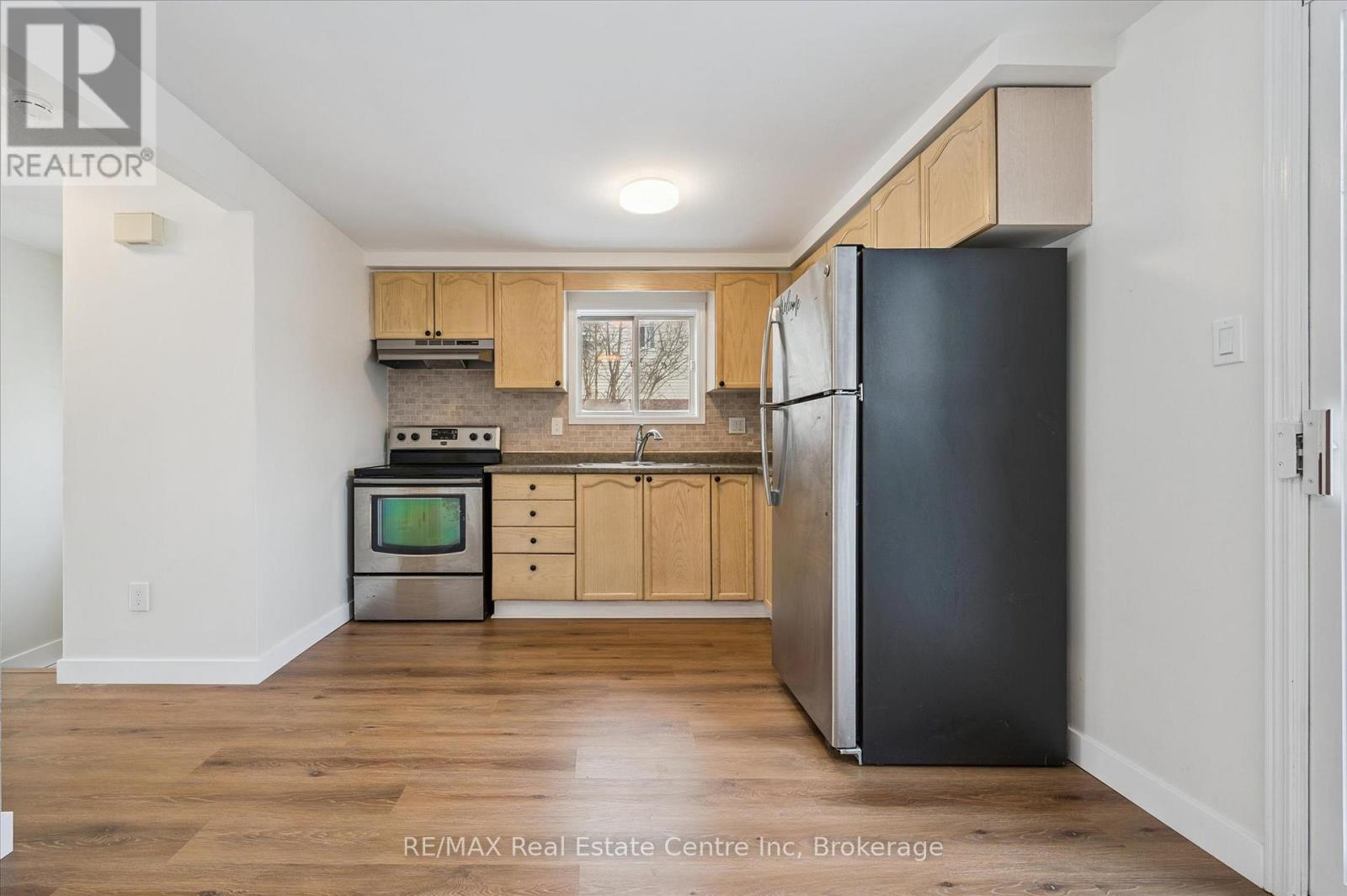 896 Elgin Street N, Cambridge, Ontario N1R 8C4 - Photo 9 - X12666174