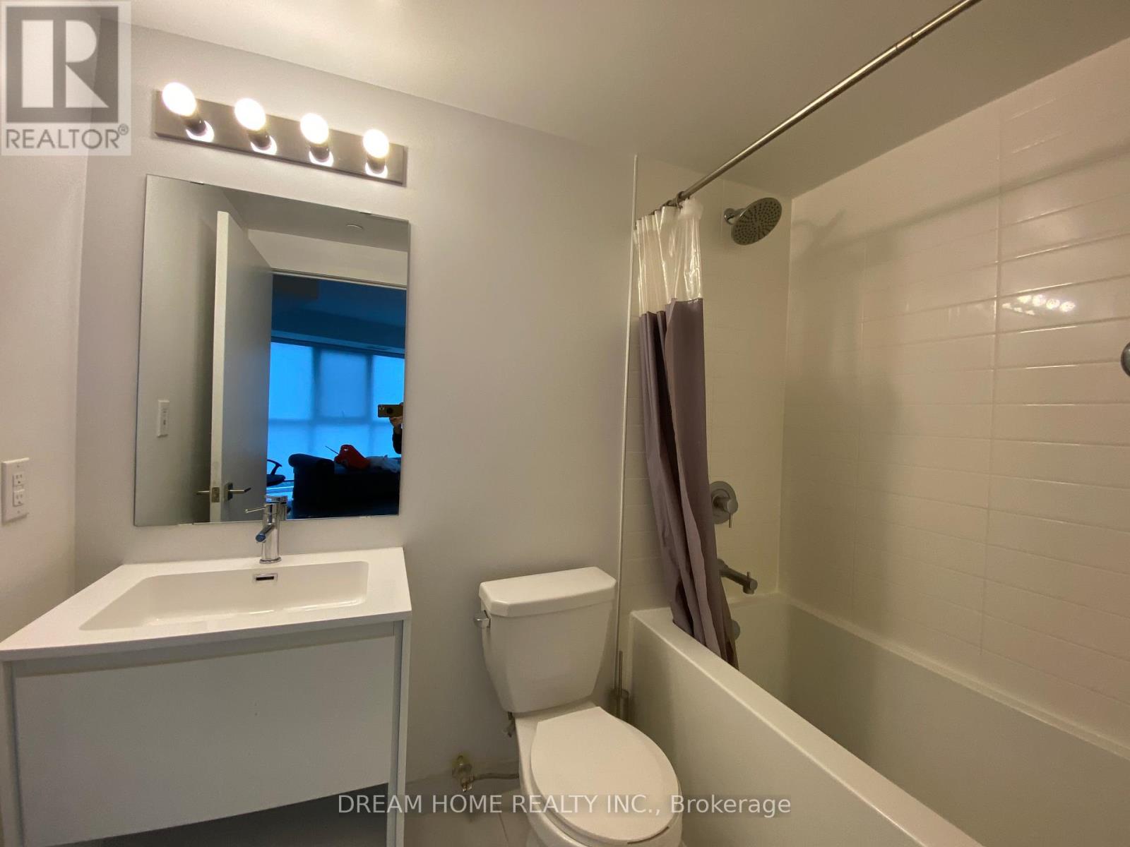 1003 - 159 Wellesley Street E, Toronto, Ontario  M4Y 1J2 - Photo 9 - C12668366