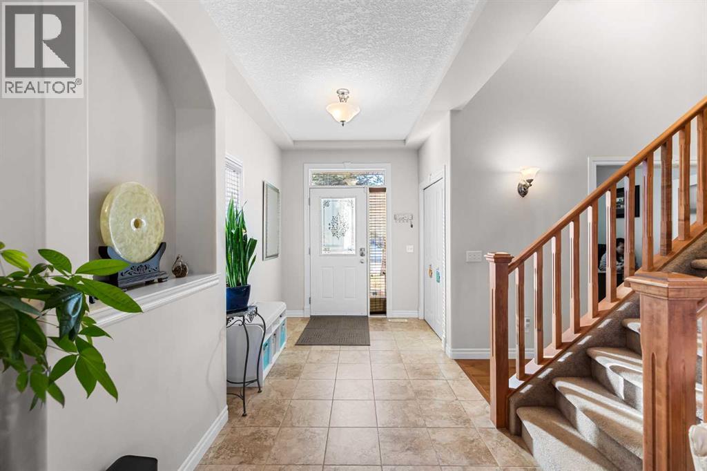 107 Panatella Close Nw, Calgary, Alberta  T3K 6C6 - Photo 5 - A2277383