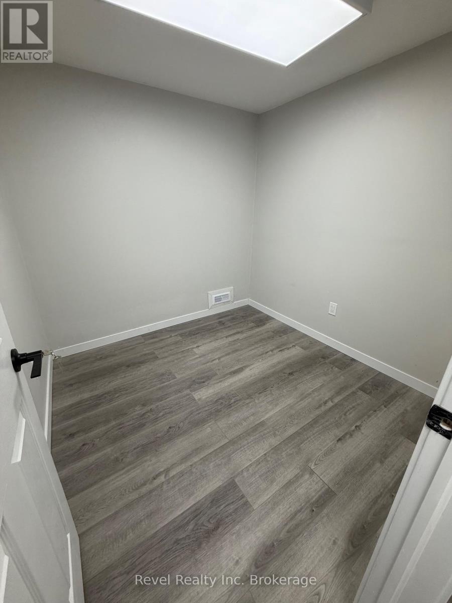 323 Algonquin Avenue, North Bay, Ontario  P1B 4W1 - Photo 13 - X12668452