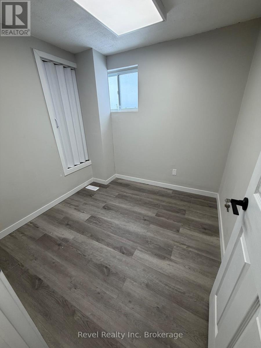 323 Algonquin Avenue, North Bay, Ontario  P1B 4W1 - Photo 14 - X12668452