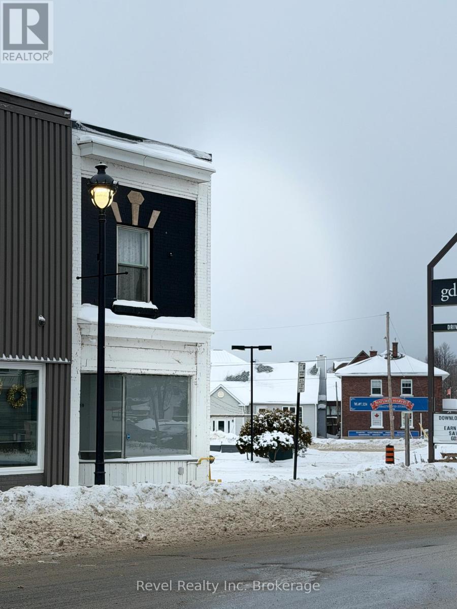 323 Algonquin Avenue, North Bay, Ontario  P1B 4W1 - Photo 3 - X12668452