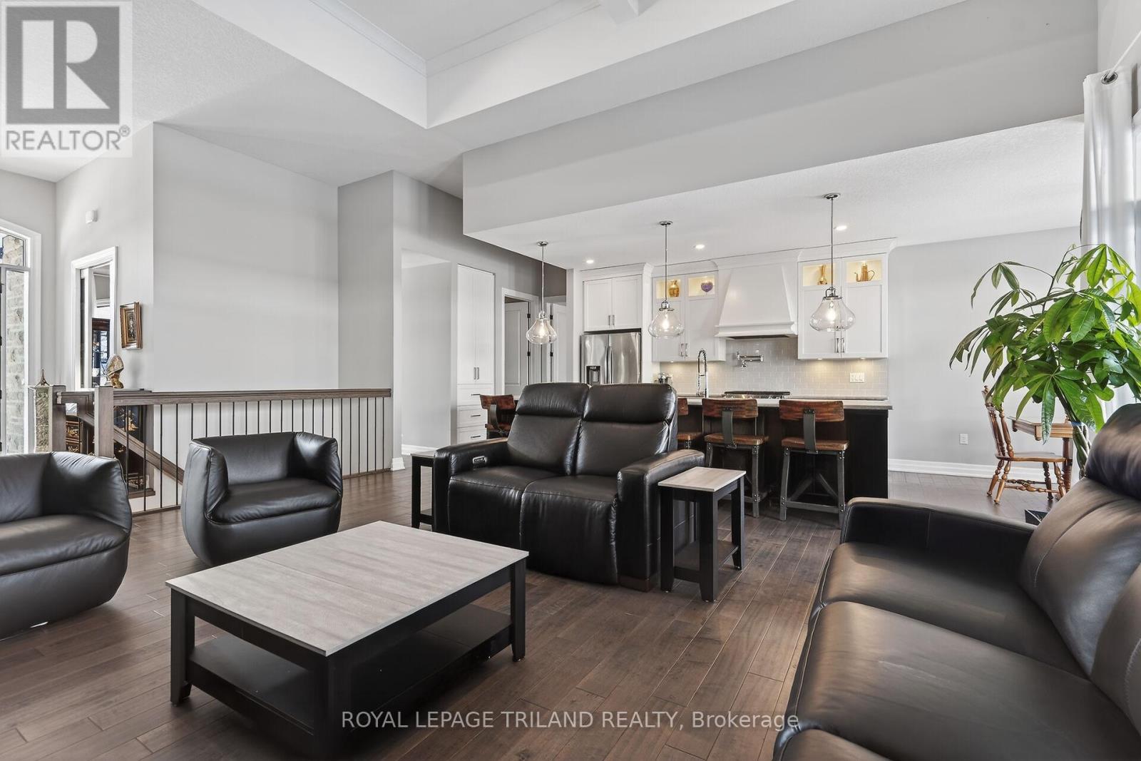 218 - 9861 Glendon Drive, Middlesex Centre, Ontario  N0L 1R0 - Photo 10 - X12668692