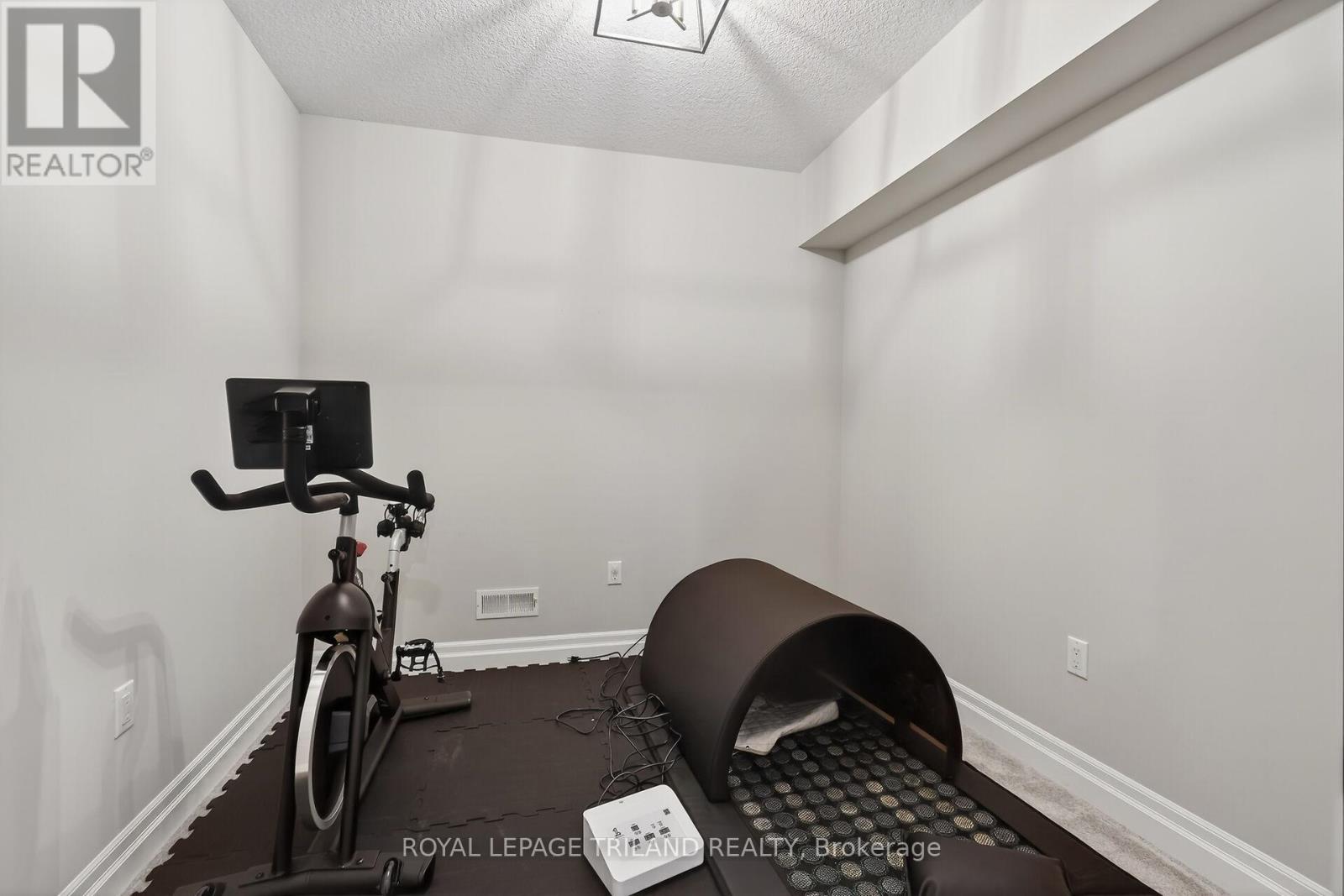 218 - 9861 Glendon Drive, Middlesex Centre, Ontario  N0L 1R0 - Photo 34 - X12668692