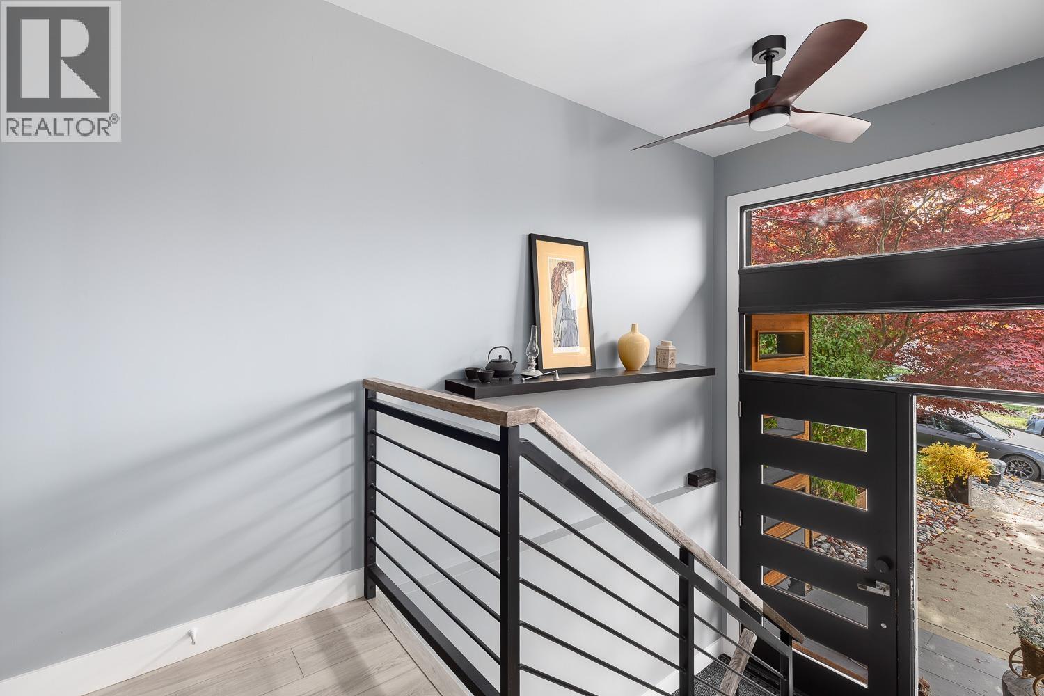 2023 Charles Street, Vancouver, British Columbia  V5L 2V1 - Photo 4 - R3075942