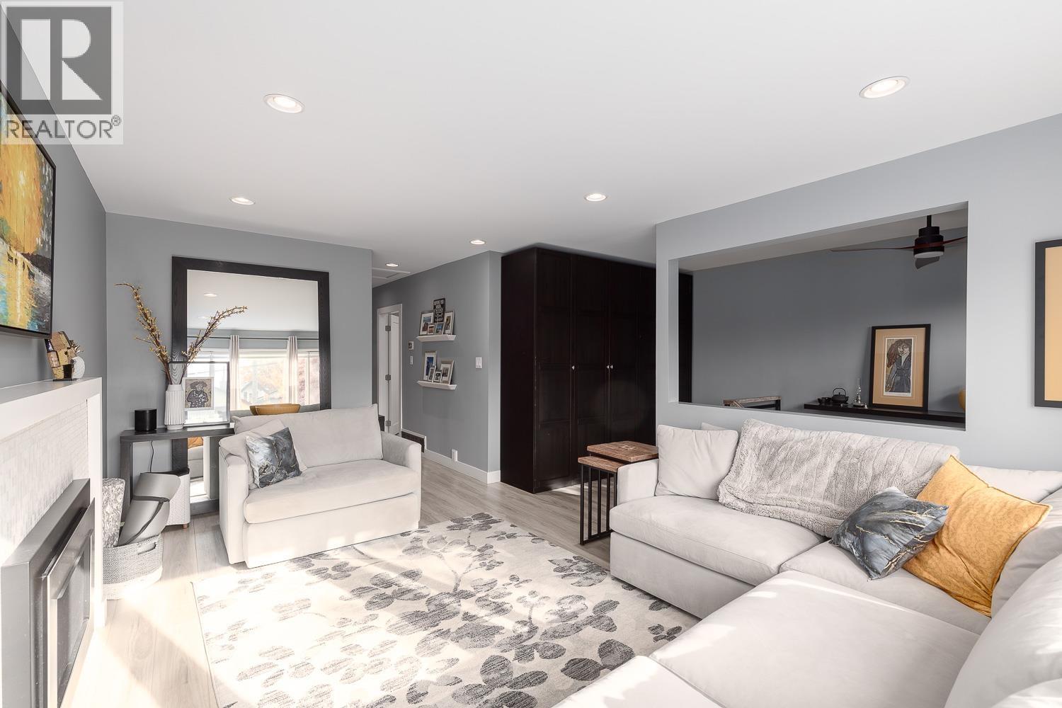 2023 Charles Street, Vancouver, British Columbia  V5L 2V1 - Photo 8 - R3075942