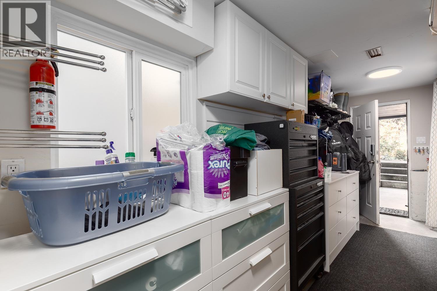 2023 Charles Street, Vancouver, British Columbia  V5L 2V1 - Photo 32 - R3075942