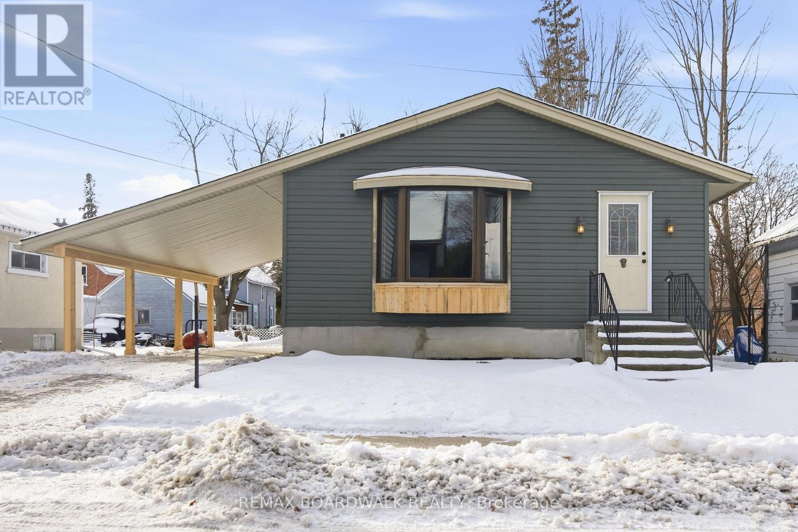 12 Prince Street, Carleton Place, Ontario  K7C 2M4 - Photo 1 - X12668546