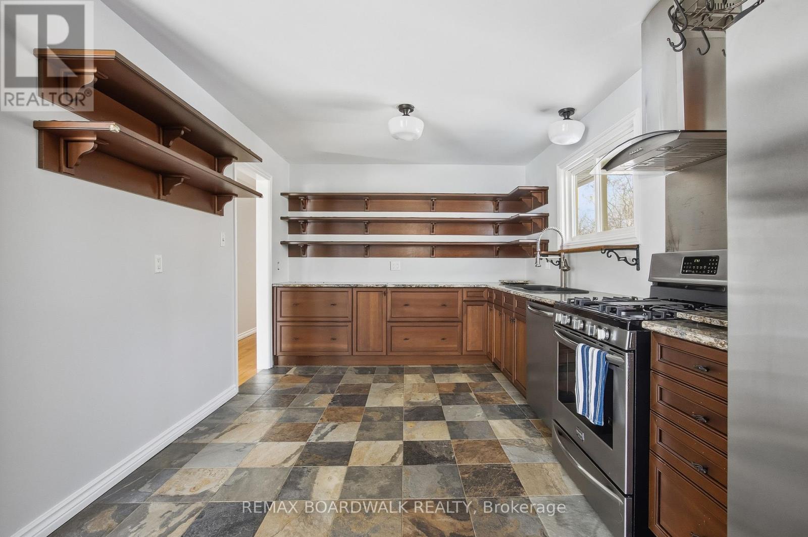 12 Prince Street, Carleton Place, Ontario  K7C 2M4 - Photo 9 - X12668546