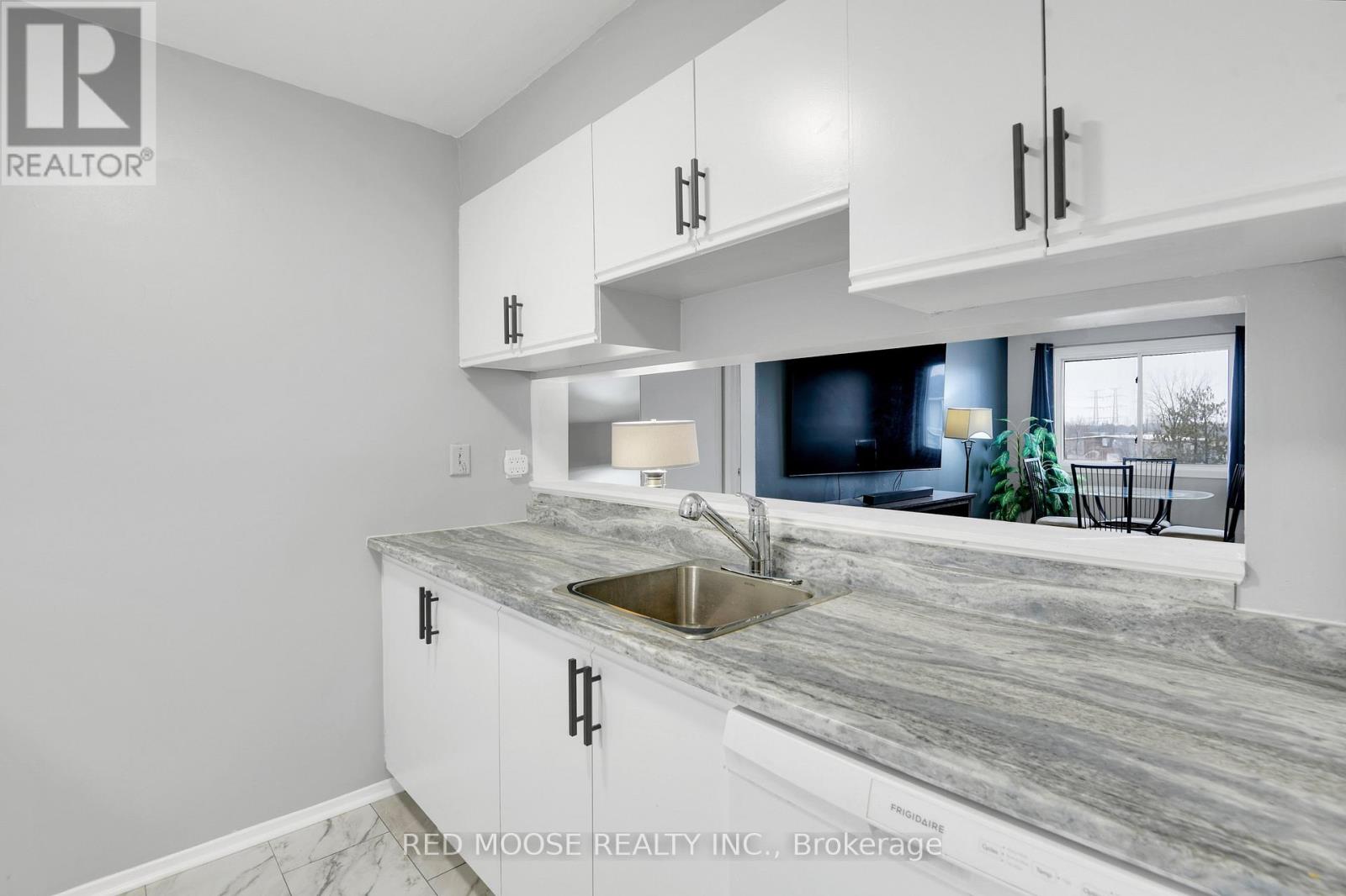 415 - 216 Viewmount Drive, Ottawa, Ontario K2E 7X4 - Photo 15 - X12668656